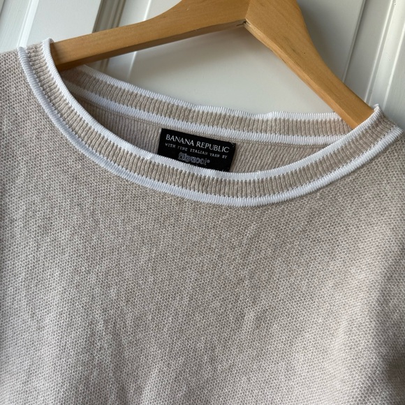 Banana Republic Women's Cream Boatneck Sweater - Sz S - Picture 3 of 6